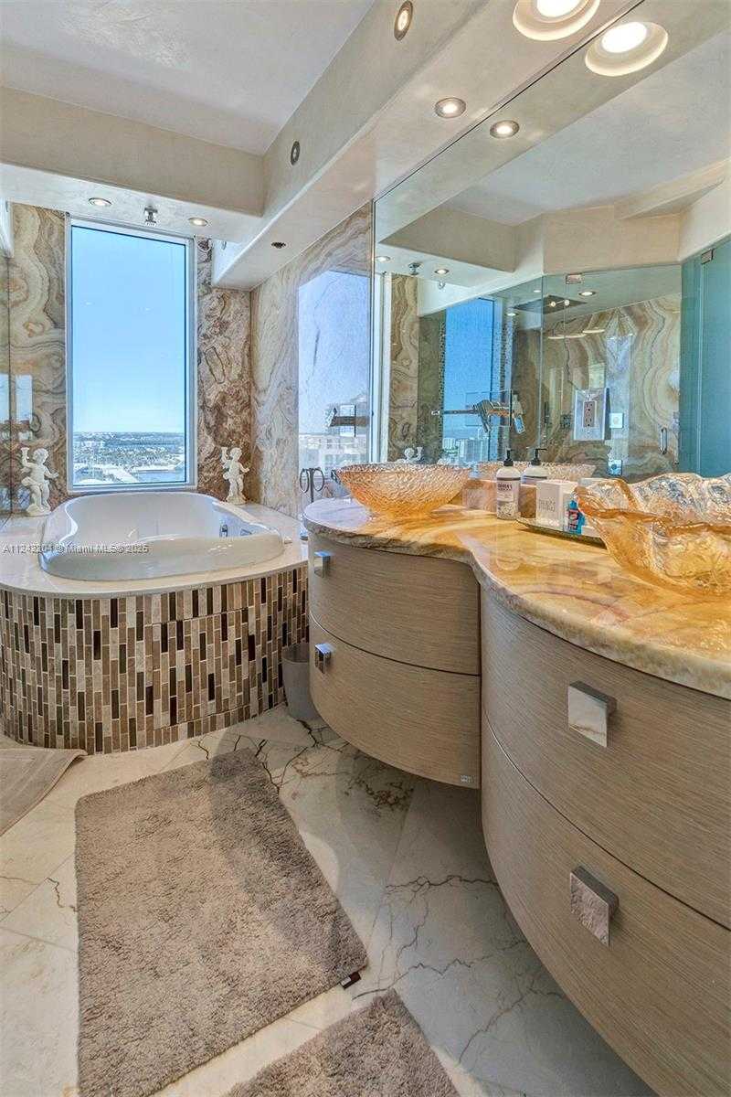 Small Image of 16699 COLLINS AVE #2508, Sunny Isles Beach Number 14