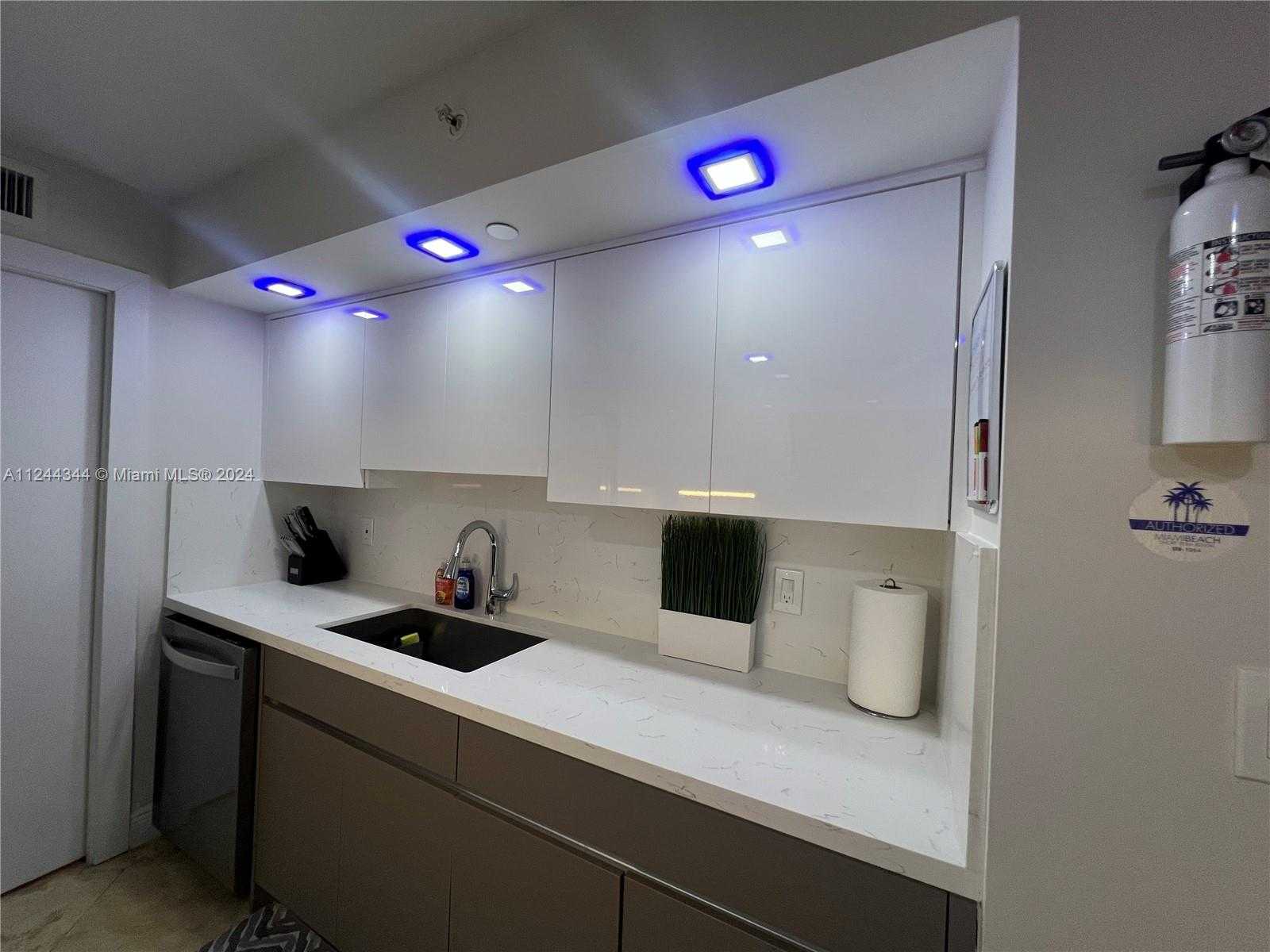 Small Image of 6917 COLLINS AVE #809, Miami Beach Number 18