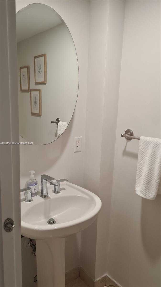 Small Image of 6917 COLLINS AVE #809, Miami Beach Number 27