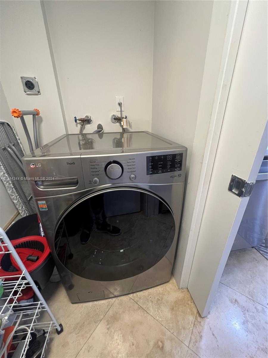 Small Image of 6917 COLLINS AVE #809, Miami Beach Number 28