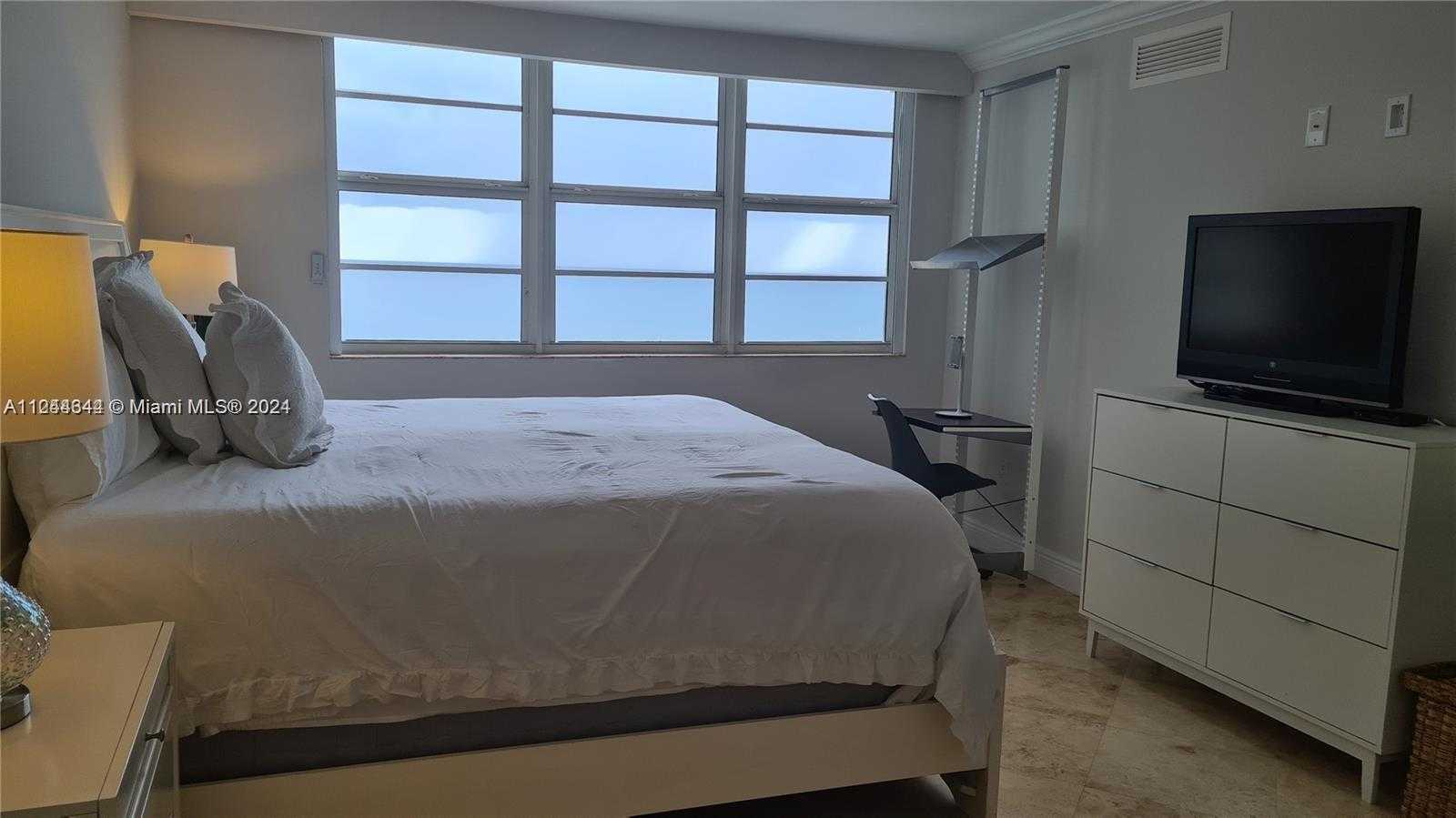 Small Image of 6917 COLLINS AVE #809, Miami Beach Number 4