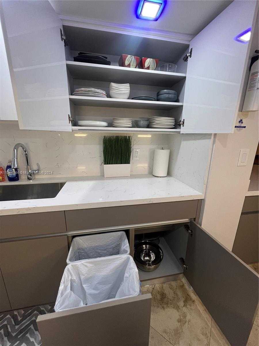 Small Image of 6917 COLLINS AVE #809, Miami Beach Number 55