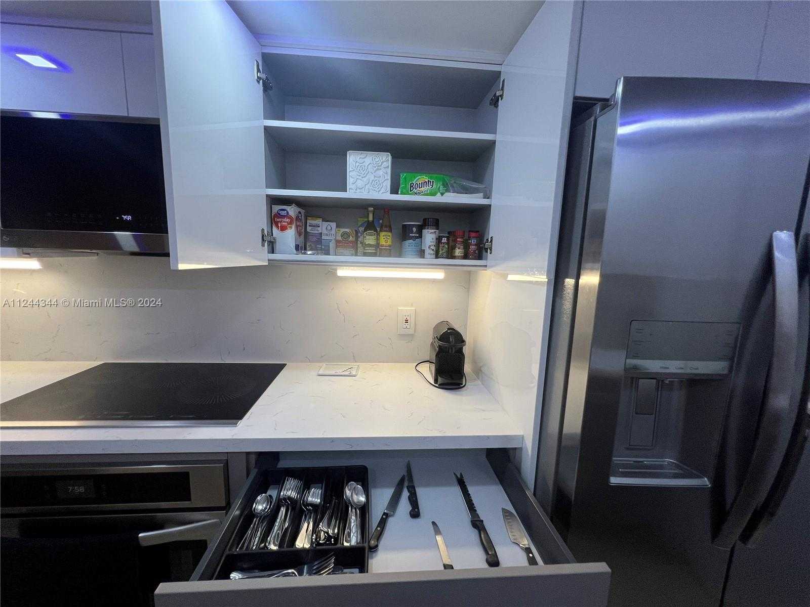 Small Image of 6917 COLLINS AVE #809, Miami Beach Number 57