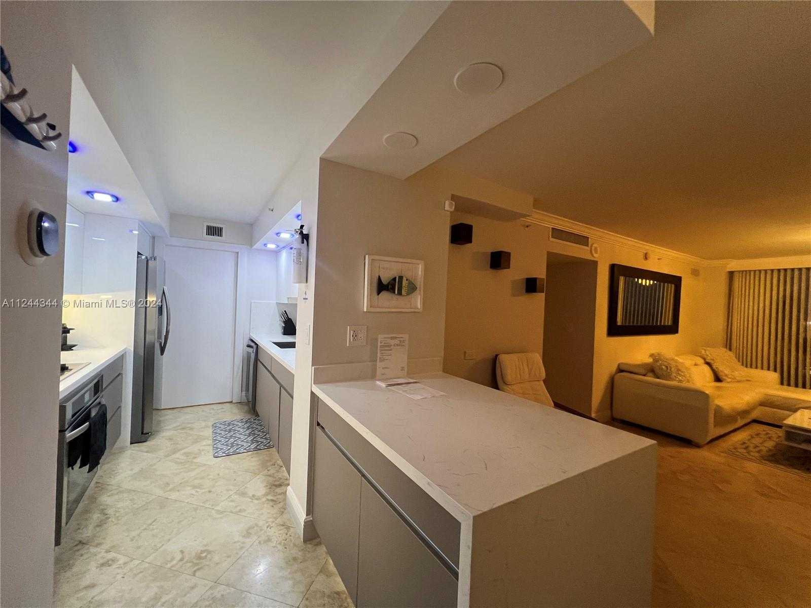 Small Image of 6917 COLLINS AVE #809, Miami Beach Number 8