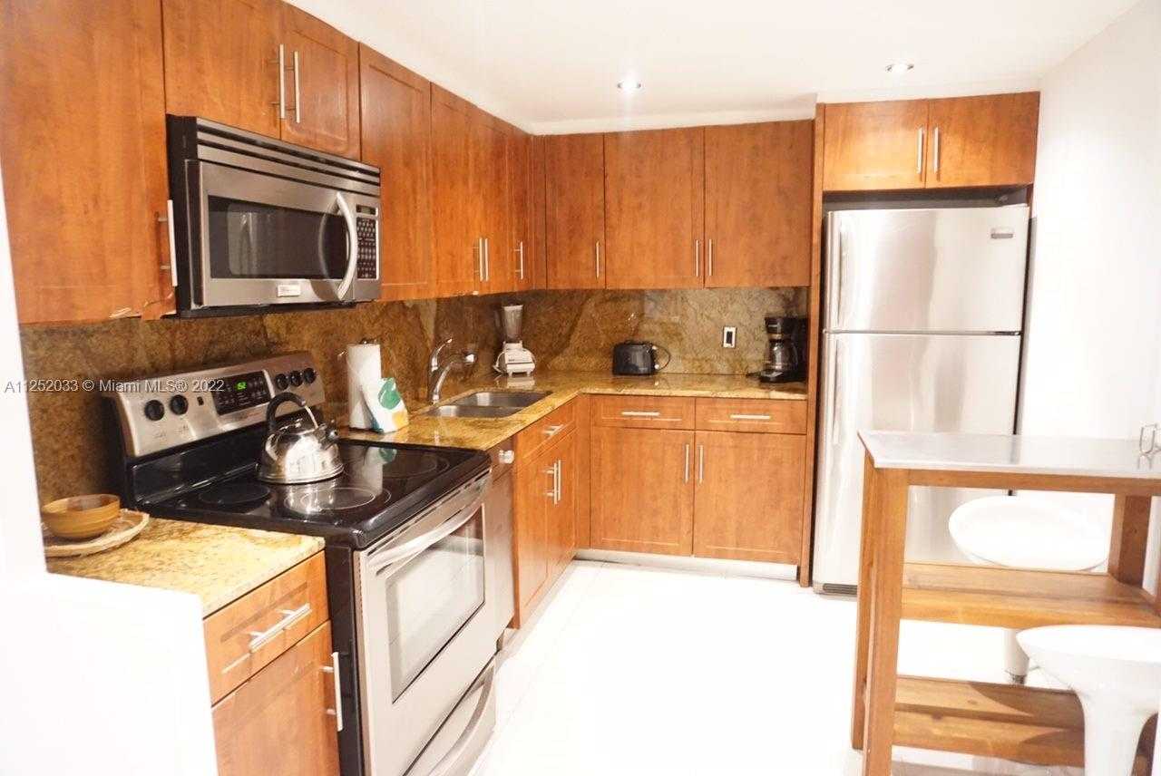 Small Image of 5161 COLLINS AV #309, Miami Beach Number 6