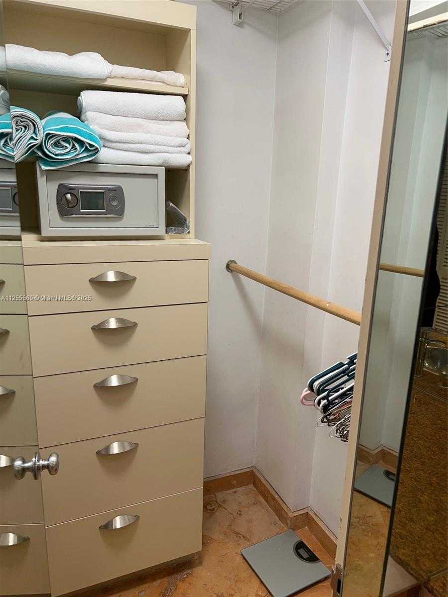 Small Image of 100 LINCOLN RD #1228, Miami Beach Number 23