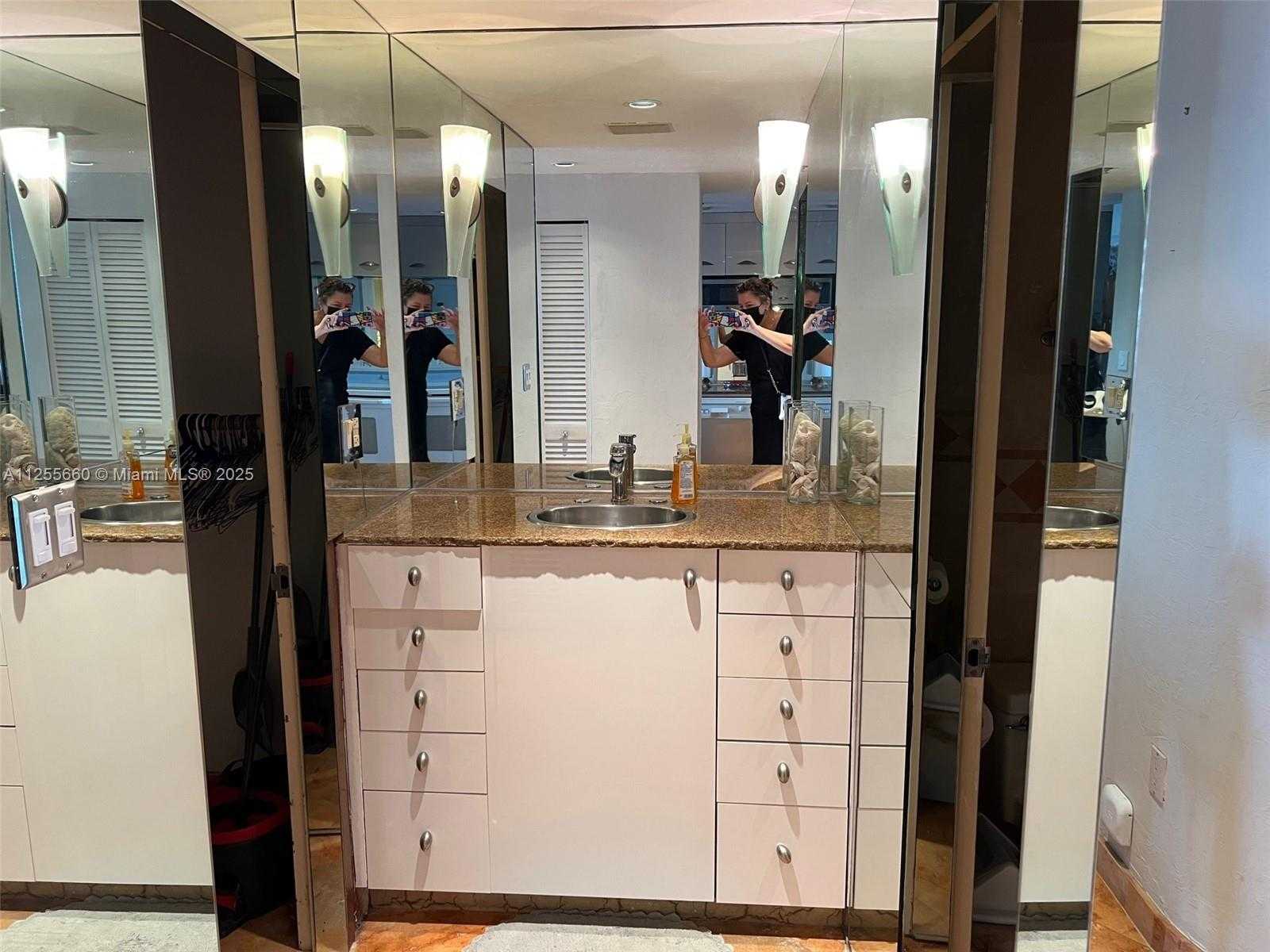 Small Image of 100 LINCOLN RD #1228, Miami Beach Number 24