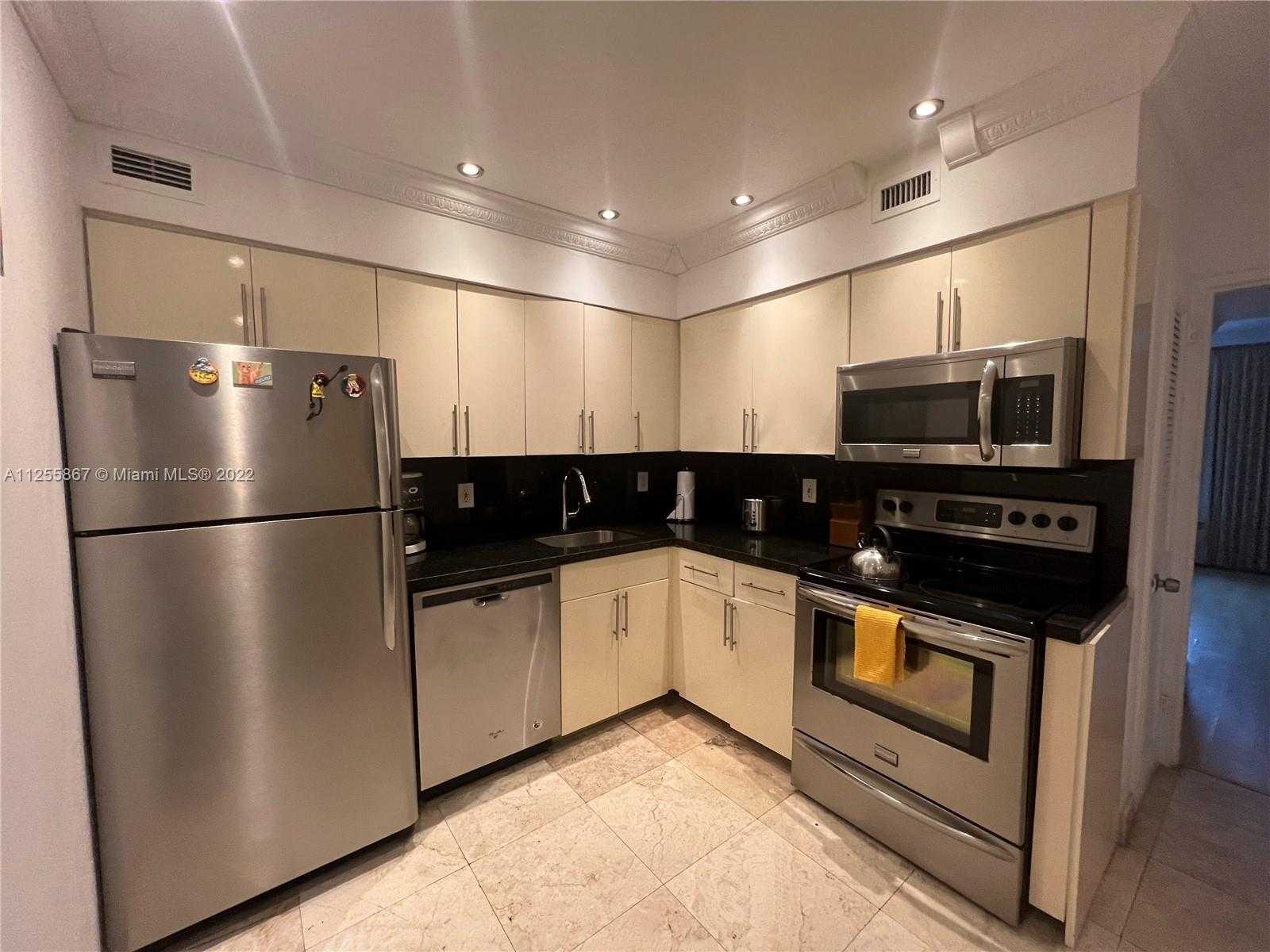 Small Image of 5161 COLLINS AVE #1711, Miami Beach Number 3