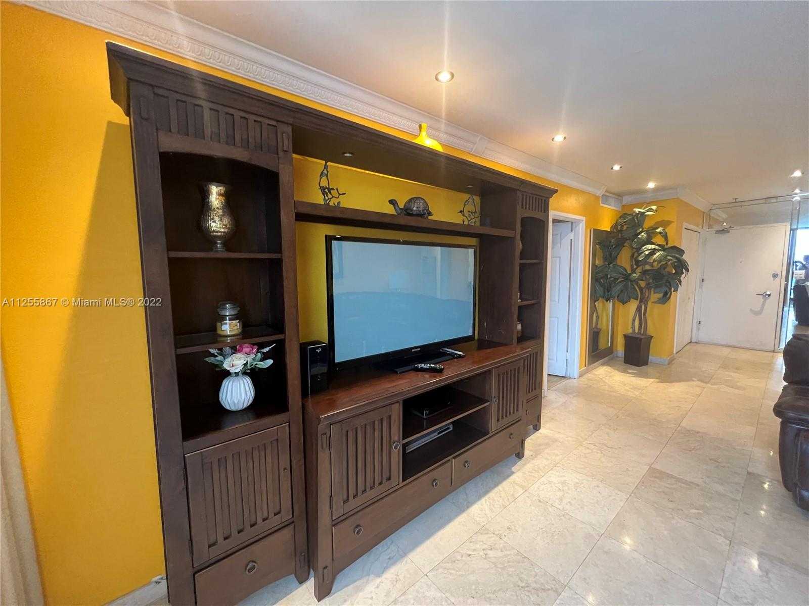 Small Image of 5161 COLLINS AVE #1711, Miami Beach Number 7