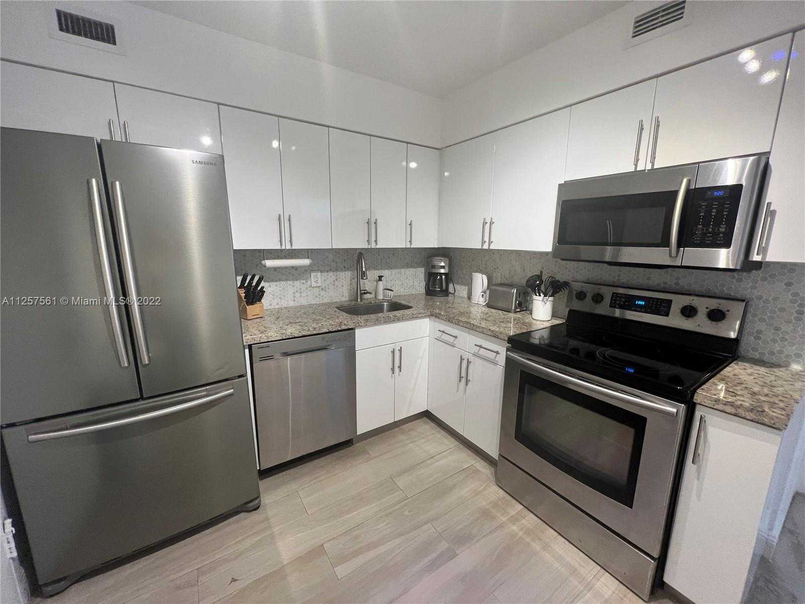 Small Image of 5151 COLLINS AVE #725, Miami Beach Number 5