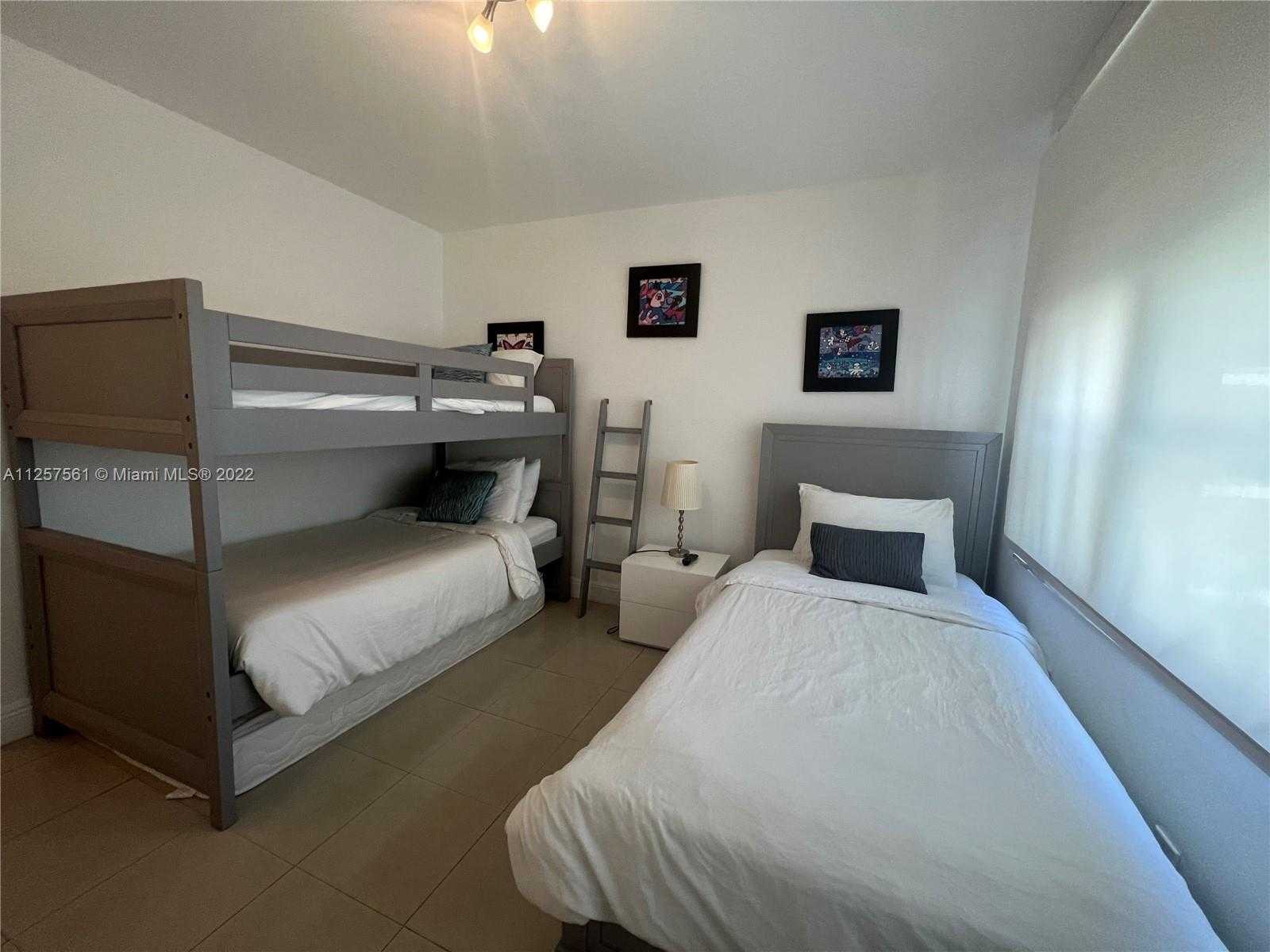 Small Image of 5151 COLLINS AVE #725, Miami Beach Number 6