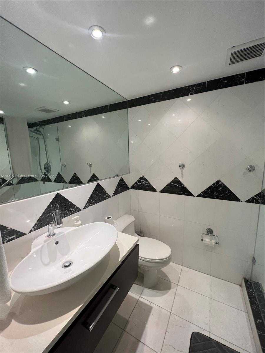Small Image of 5151 COLLINS AVE #725, Miami Beach Number 7
