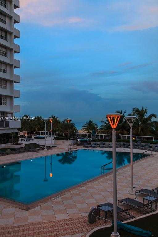 Small Image of 100 LINCOLN RD #943, Miami Beach Number 2