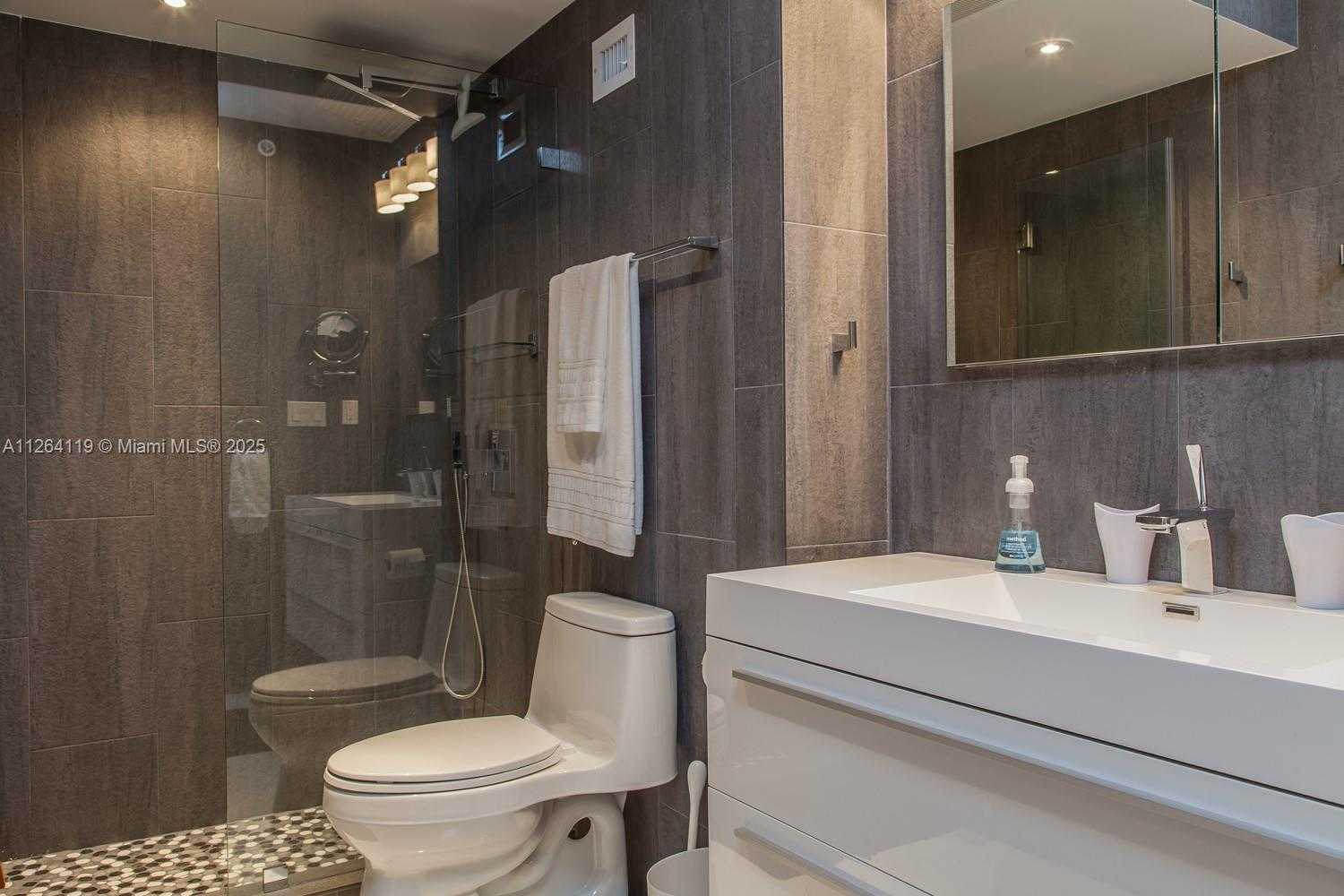 Small Image of 100 LINCOLN RD #943, Miami Beach Number 20
