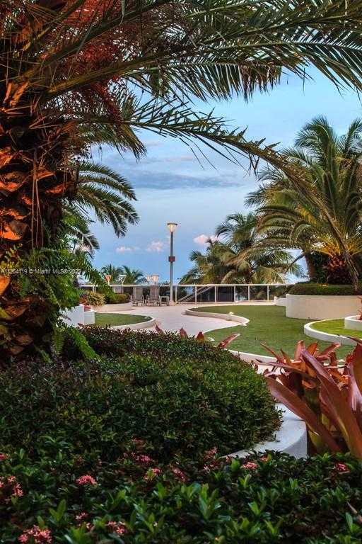 Small Image of 100 LINCOLN RD #943, Miami Beach Number 4