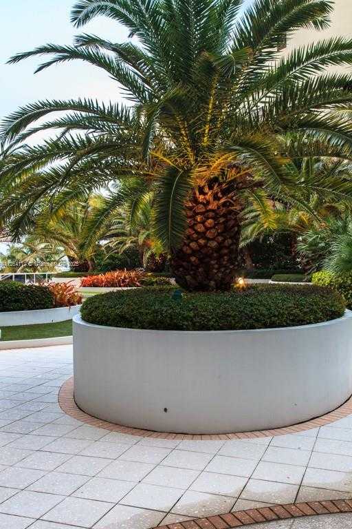 Small Image of 100 LINCOLN RD #943, Miami Beach Number 5