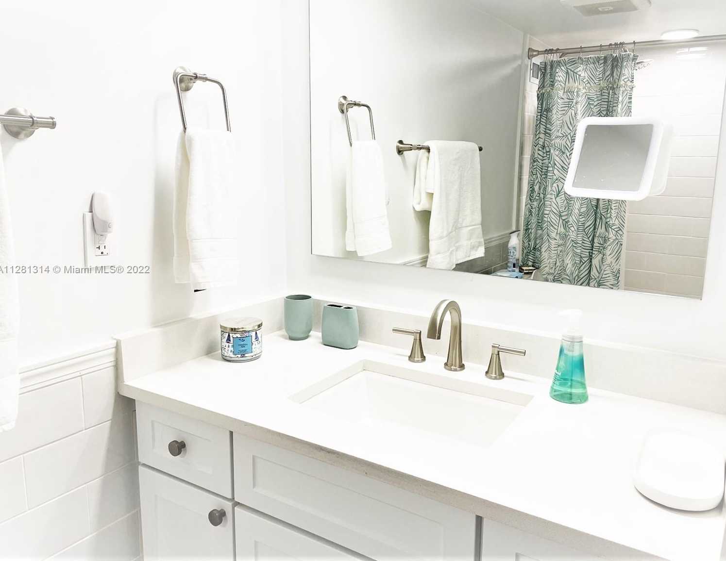 Small Image of 5161 COLLINS AVE #404, Miami Beach Number 10