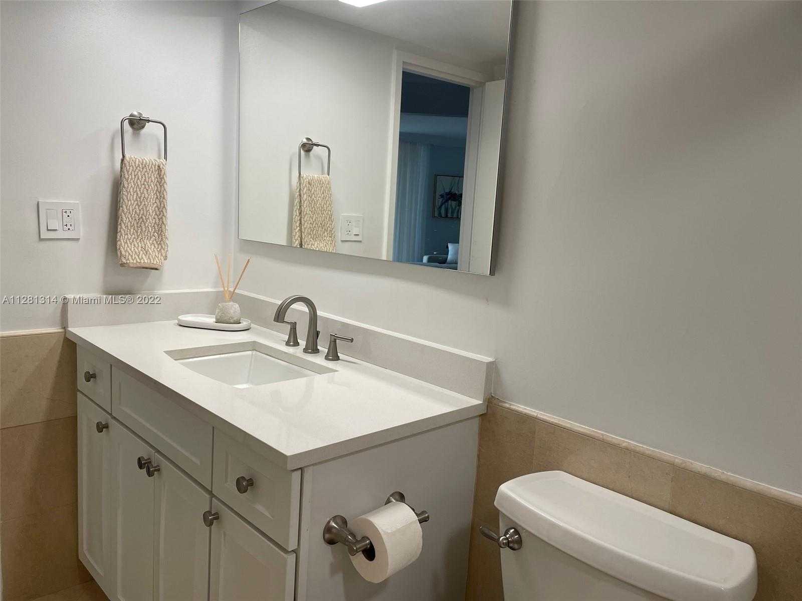Small Image of 5161 COLLINS AVE #404, Miami Beach Number 16