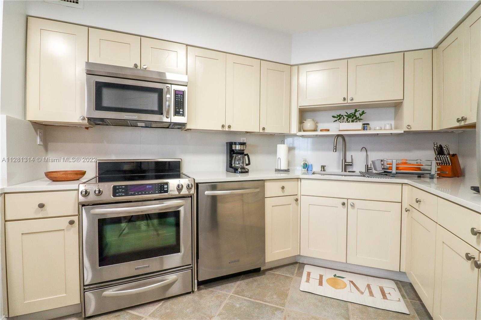 Small Image of 5161 COLLINS AVE #404, Miami Beach Number 17