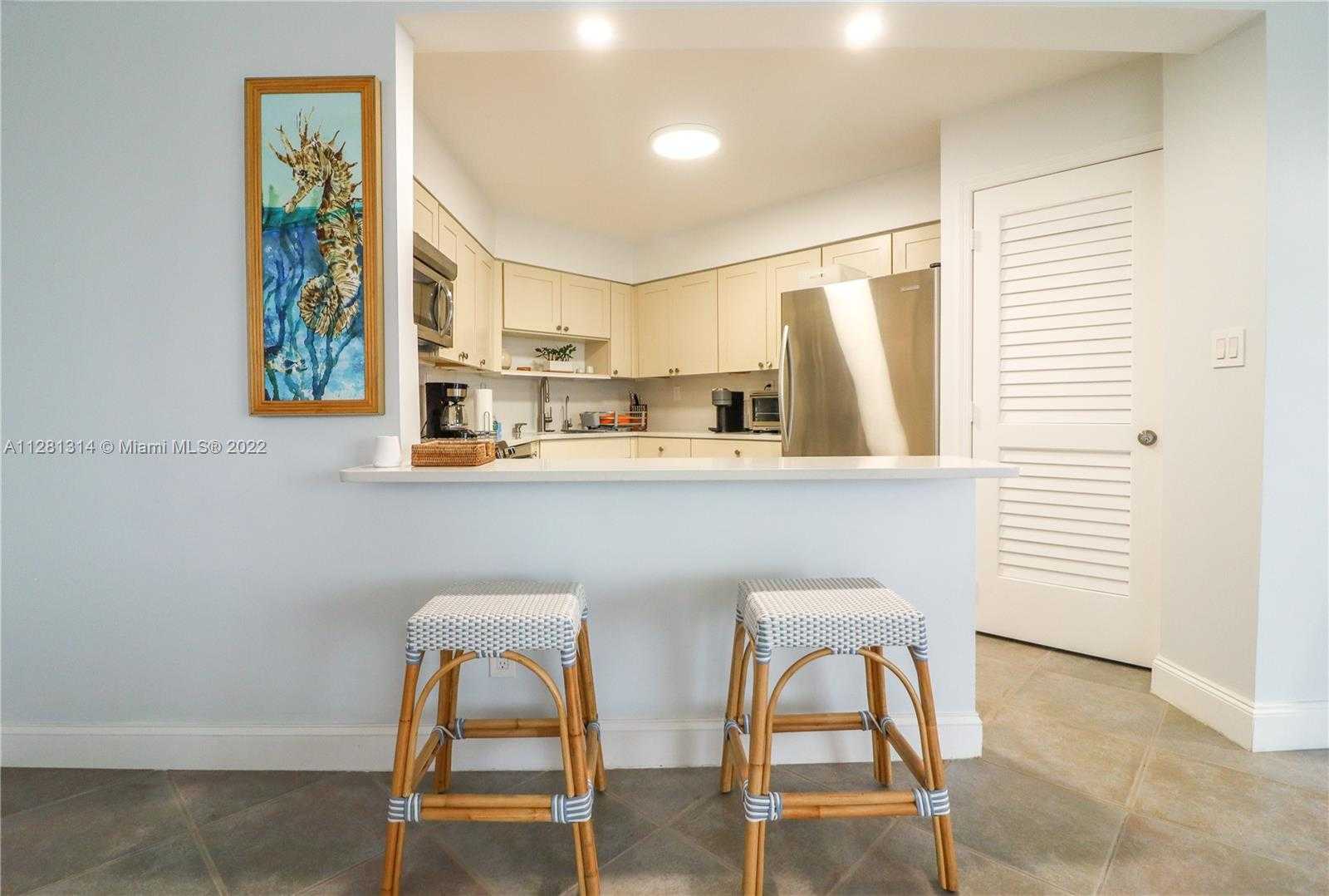 Small Image of 5161 COLLINS AVE #404, Miami Beach Number 7
