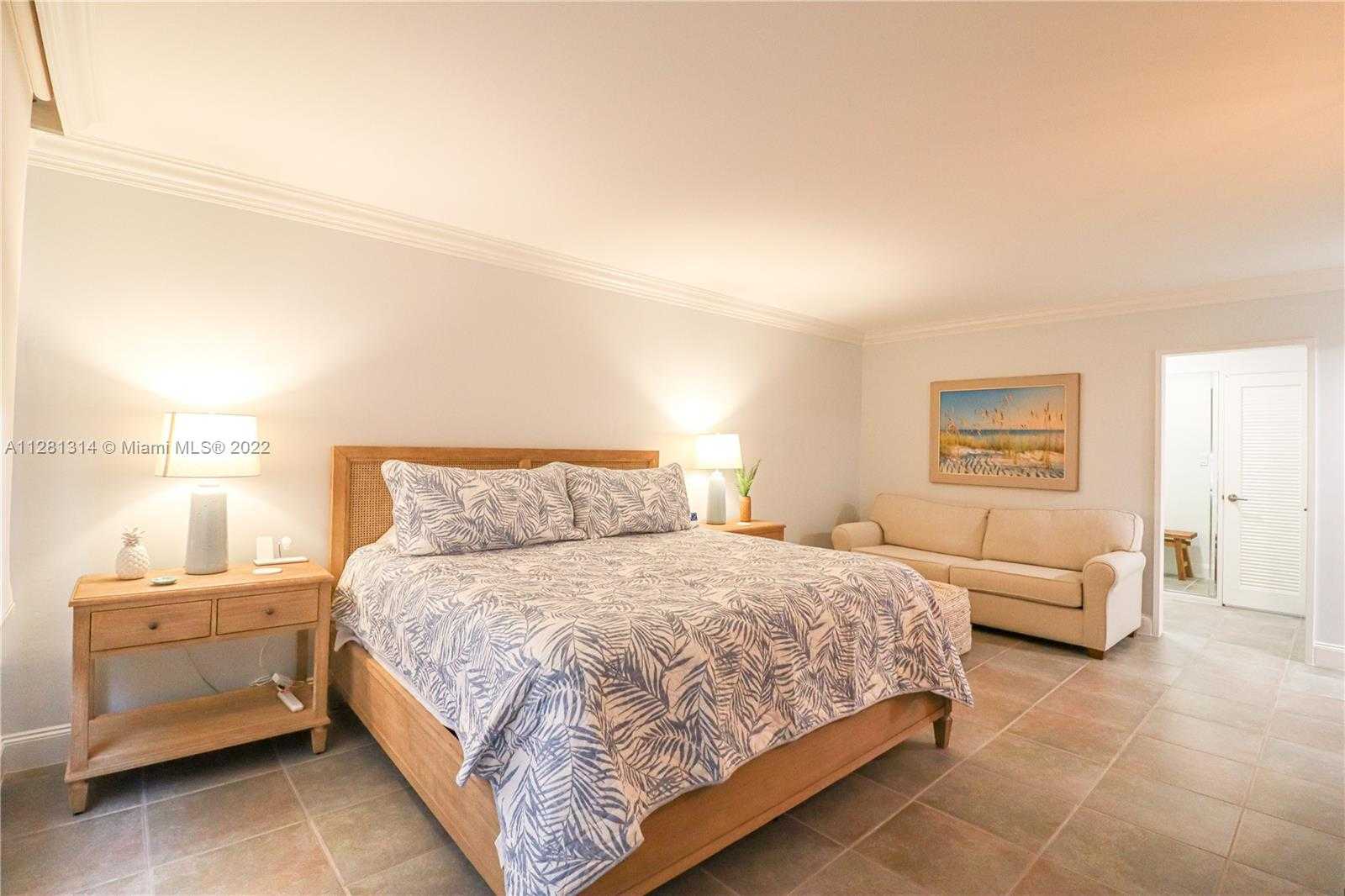 Small Image of 5161 COLLINS AVE #404, Miami Beach Number 9