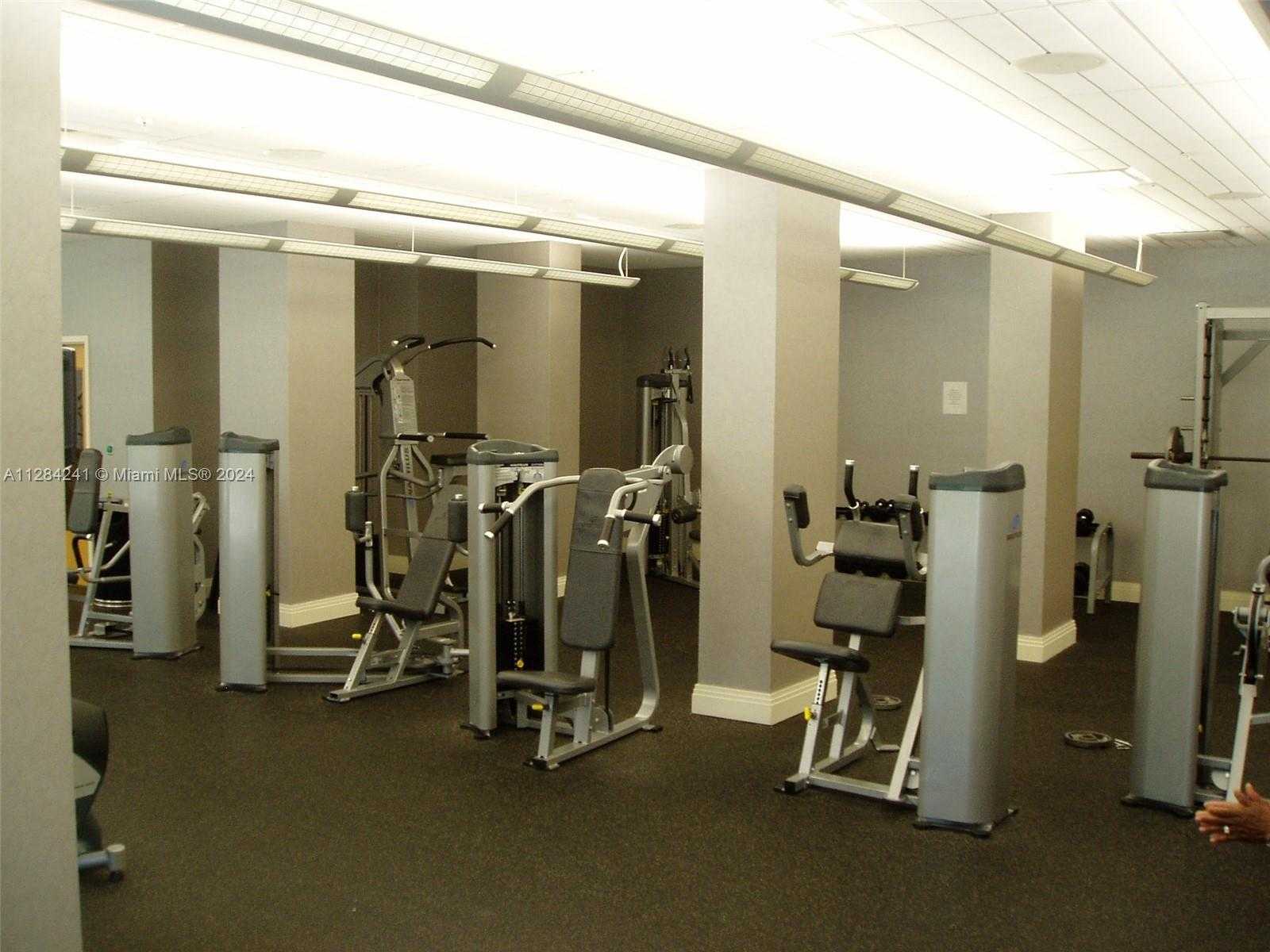 Small Image of 3901 SOUTH OCEAN DR #8E, Hollywood Number 24