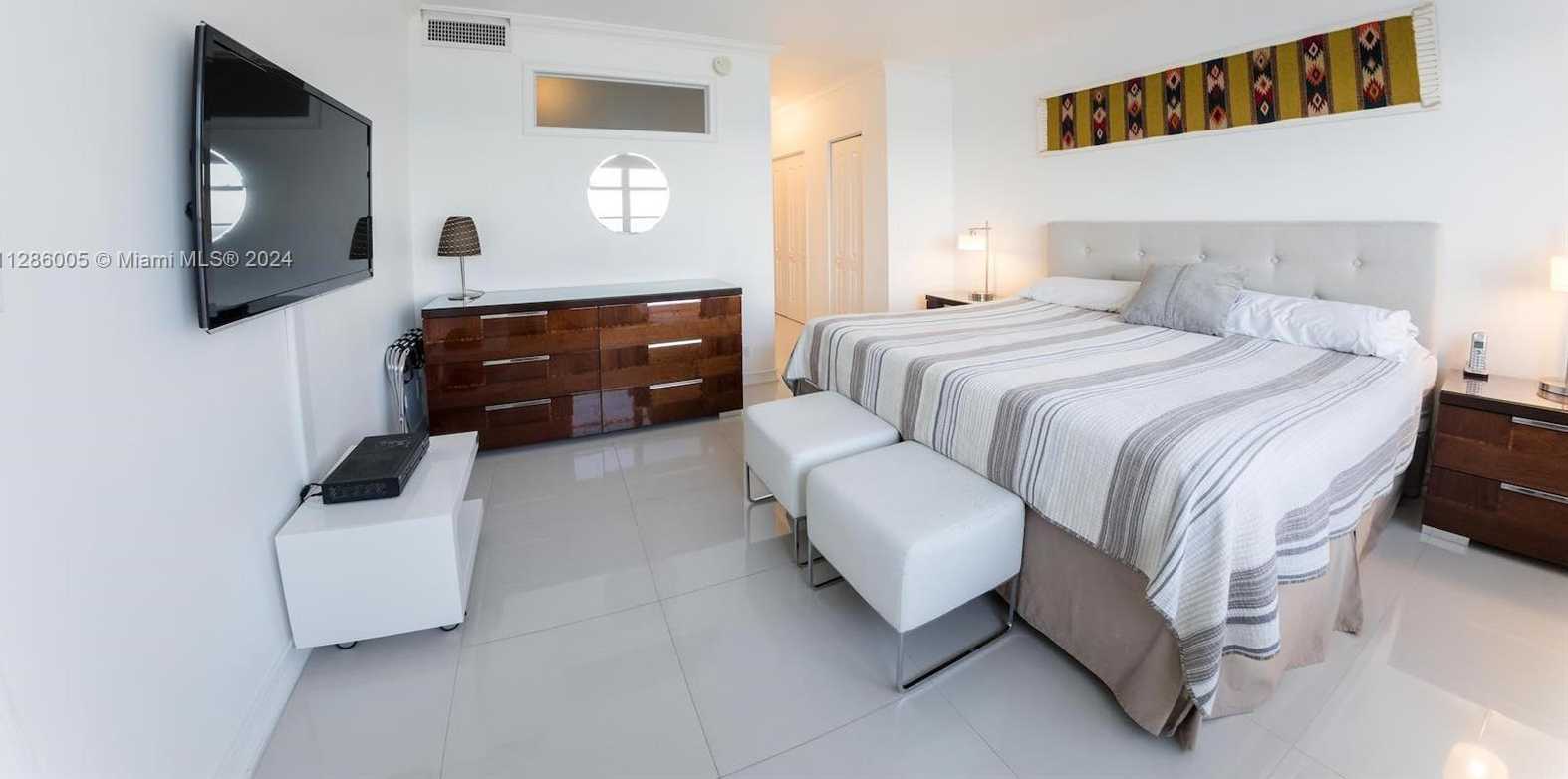 Small Image of 5601 COLLINS AVE #1206, Miami Beach Number 12