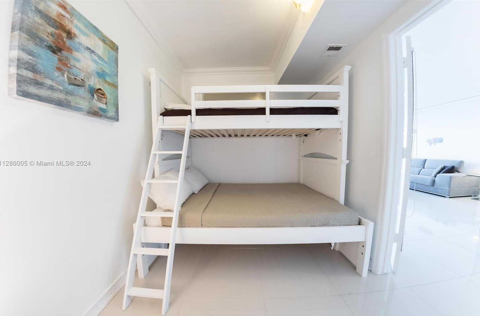 Small Image of 5601 COLLINS AVE #1206, Miami Beach Number 18