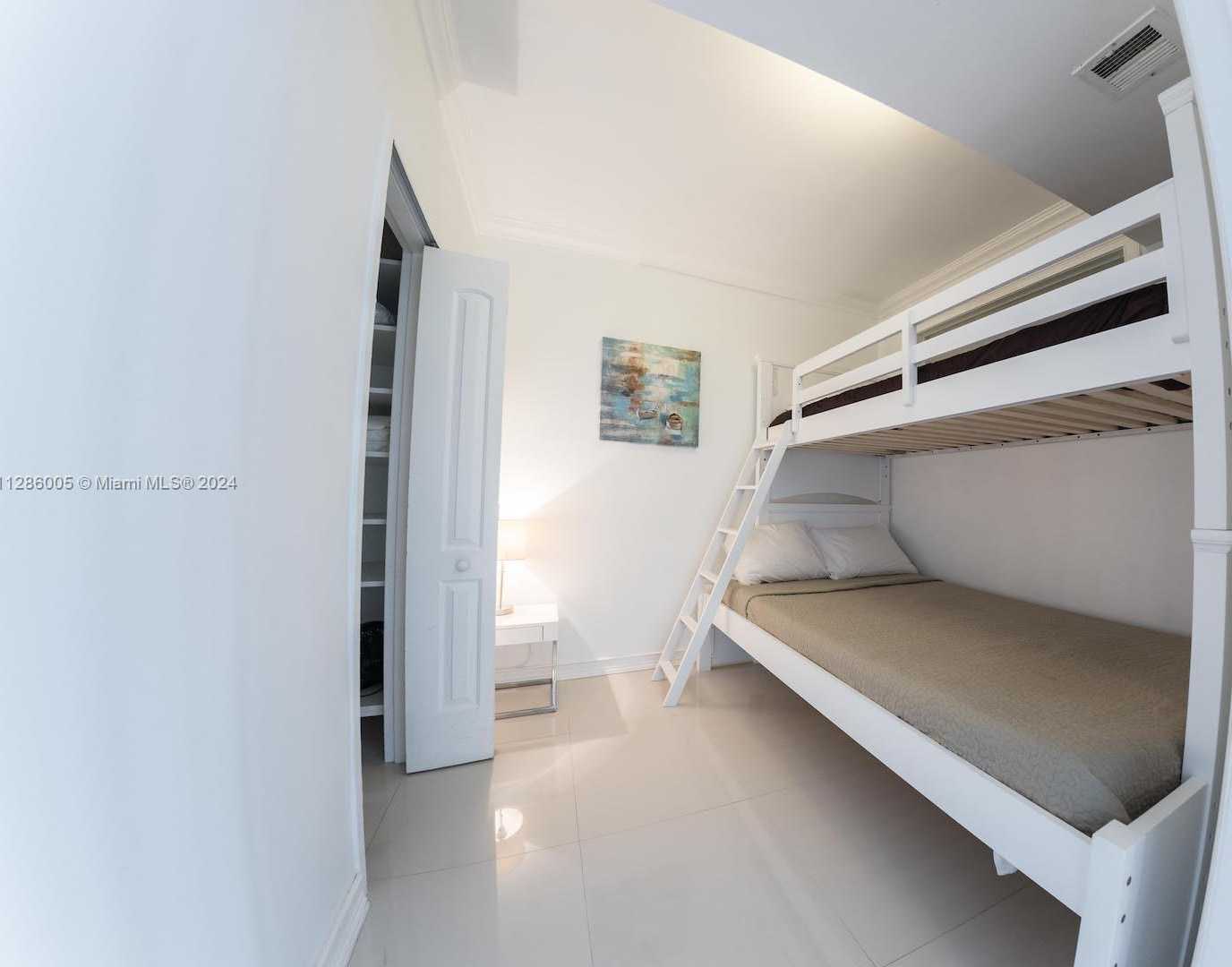 Small Image of 5601 COLLINS AVE #1206, Miami Beach Number 19