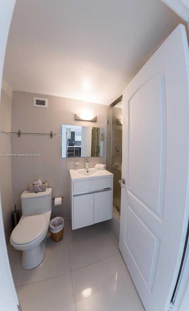 Small Image of 5601 COLLINS AVE #1206, Miami Beach Number 20