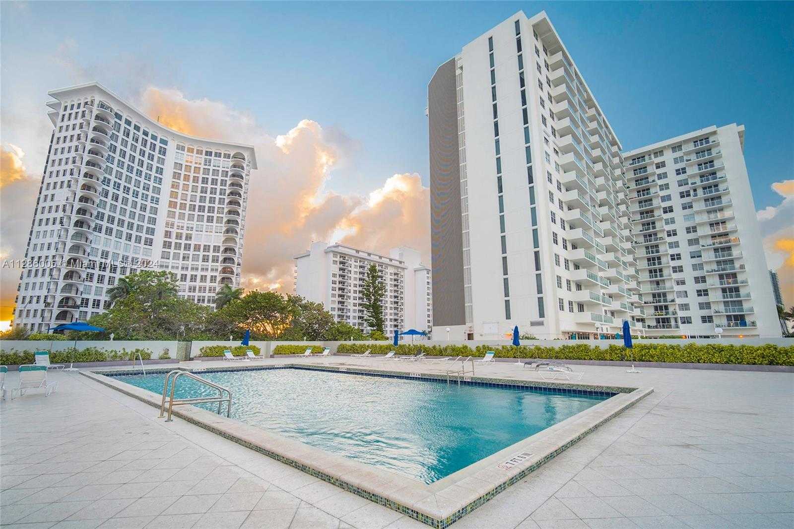 Small Image of 5601 COLLINS AVE #1206, Miami Beach Number 32