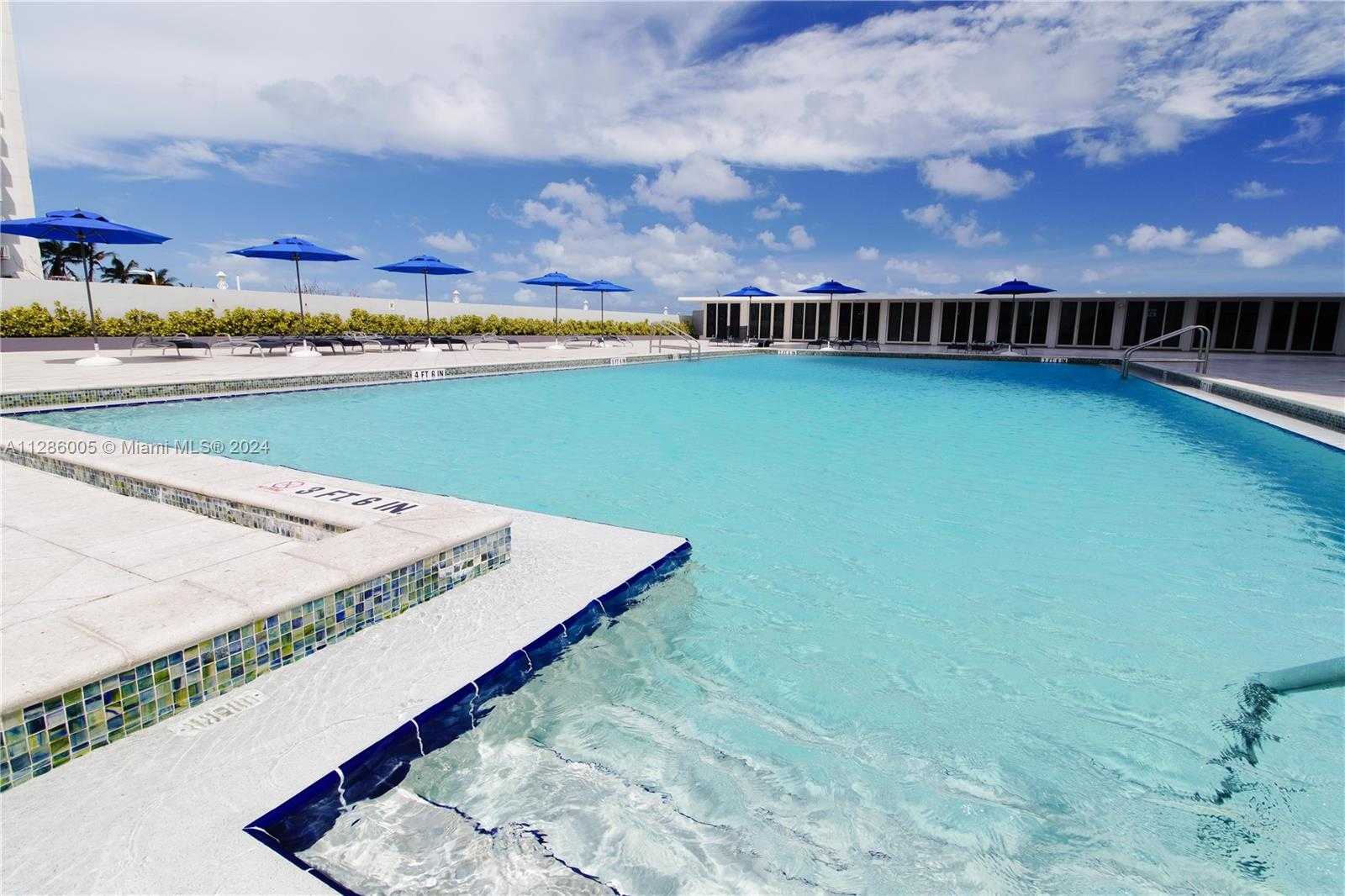 Small Image of 5601 COLLINS AVE #1206, Miami Beach Number 36