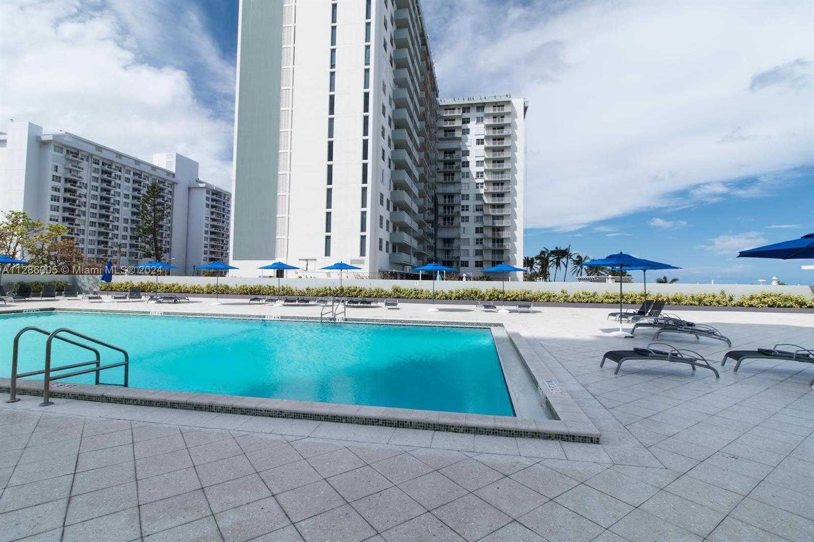 Small Image of 5601 COLLINS AVE #1206, Miami Beach Number 37