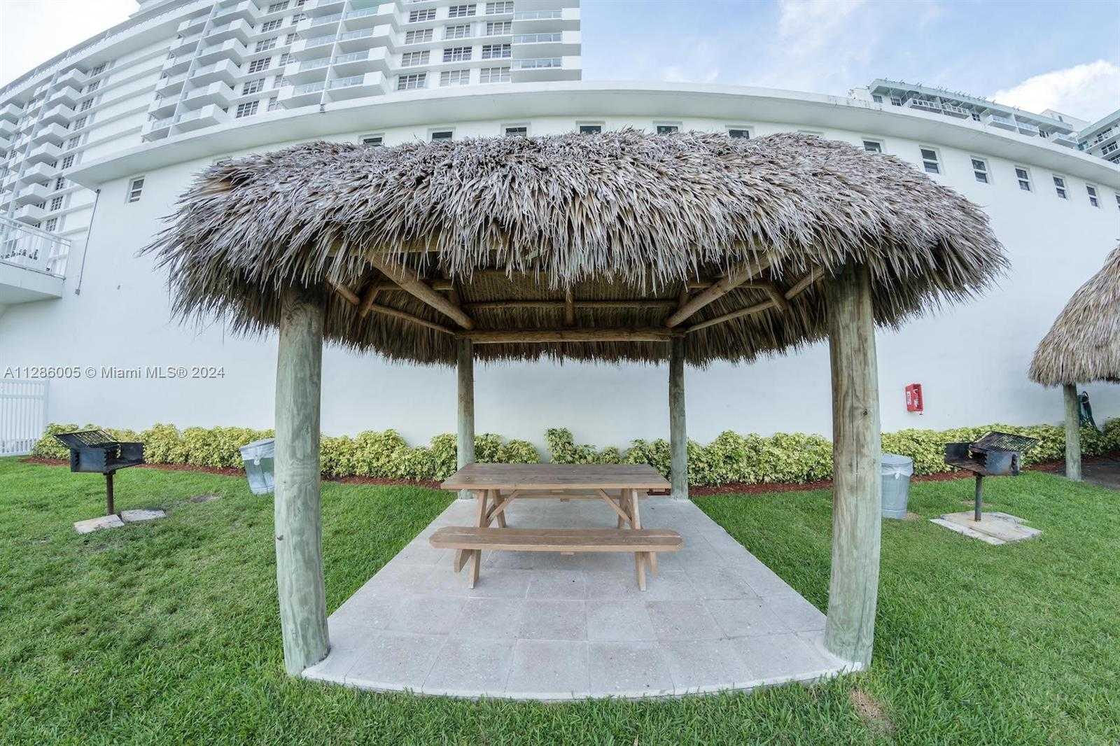 Small Image of 5601 COLLINS AVE #1206, Miami Beach Number 48