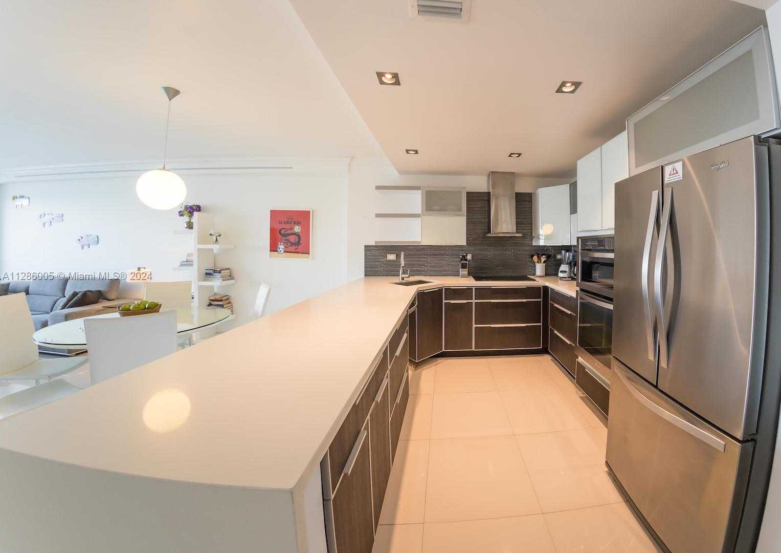 Small Image of 5601 COLLINS AVE #1206, Miami Beach Number 7