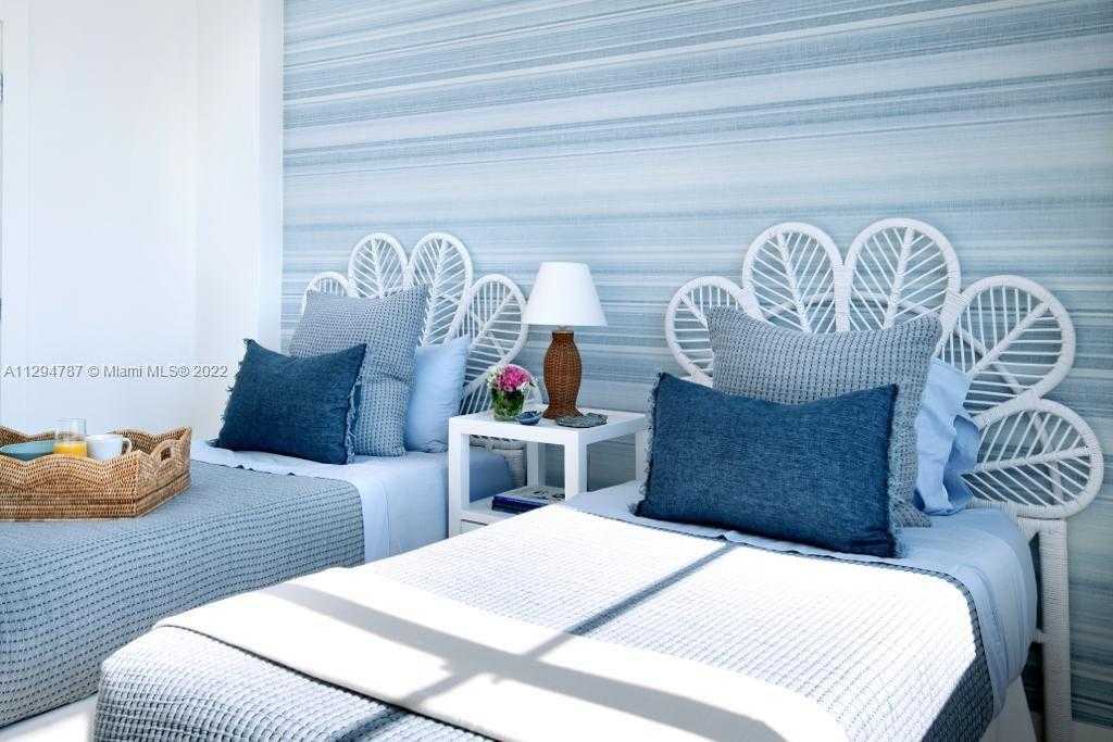 Small Image of 345 OCEAN DR #1007, Miami Beach Number 4