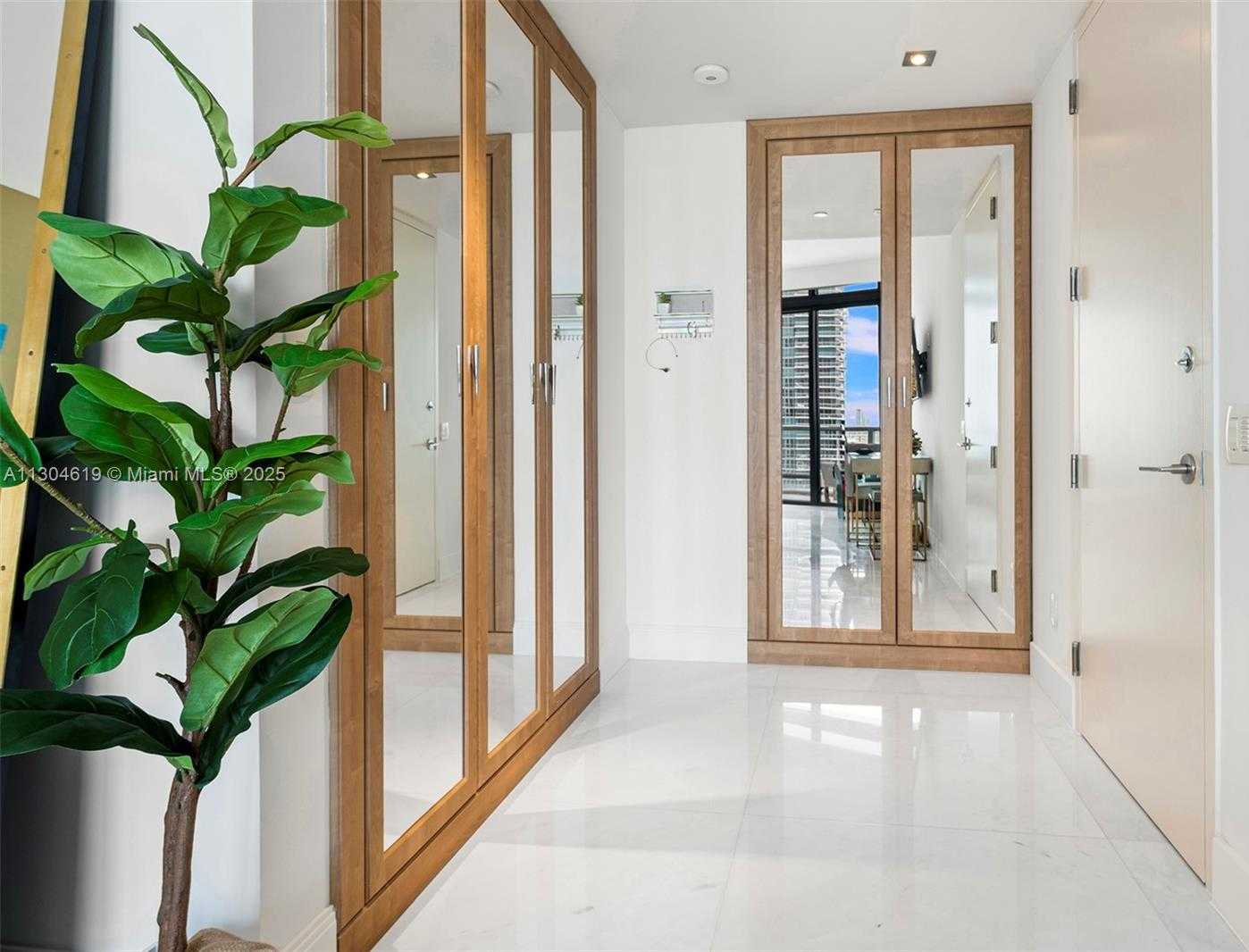 Small Image of 2201 COLLINS AVE #1926/PH-, Miami Beach Number 10