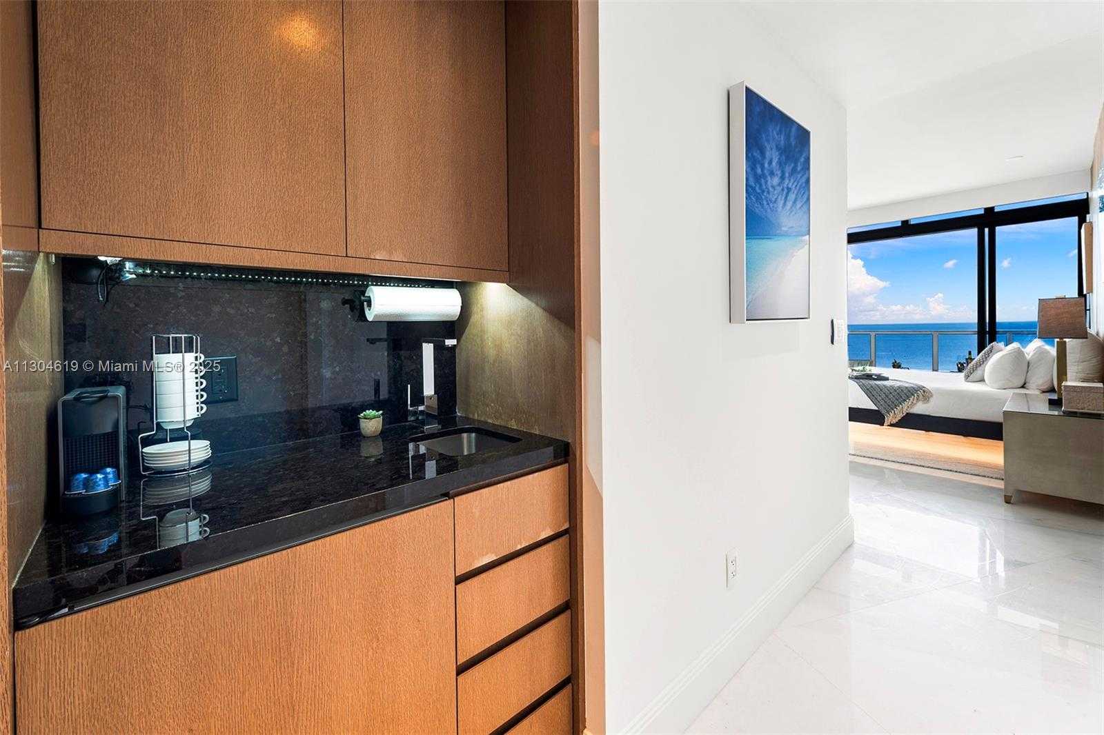 Small Image of 2201 COLLINS AVE #1926/PH-, Miami Beach Number 7