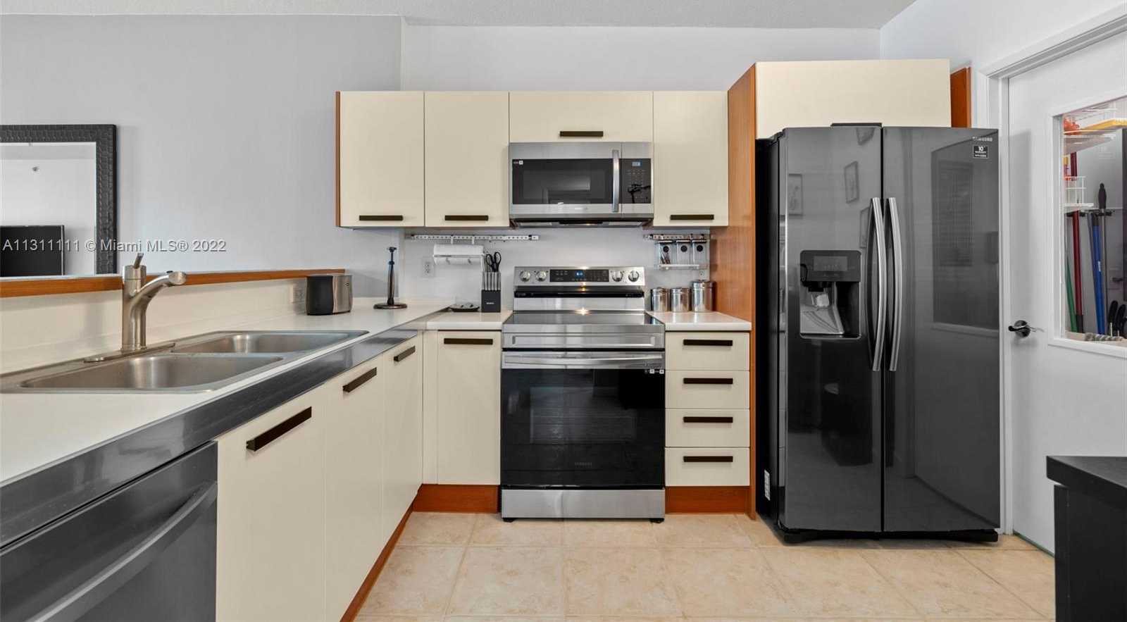 Small Image of 18100 NORTH BAY RD #308, Sunny Isles Beach Number 27