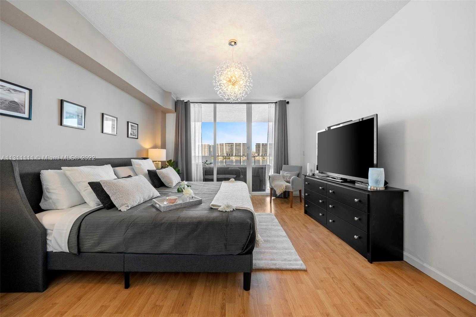 Small Image of 18100 NORTH BAY RD #308, Sunny Isles Beach Number 3