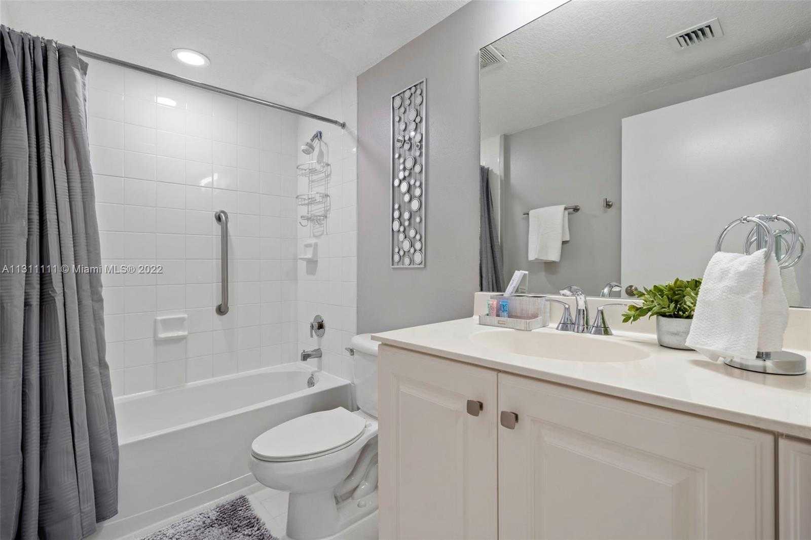 Small Image of 18100 NORTH BAY RD #308, Sunny Isles Beach Number 34