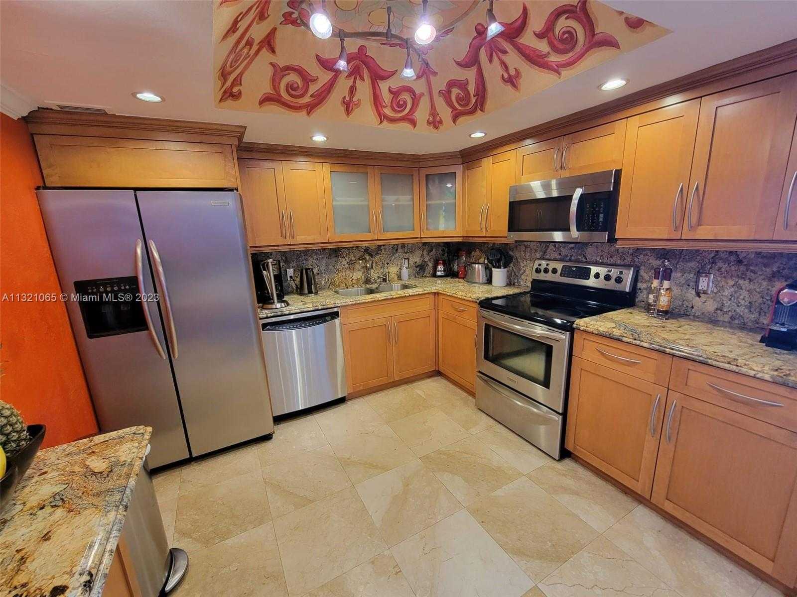 Small Image of 5151 COLLINS AVE #1036, Miami Beach Number 4