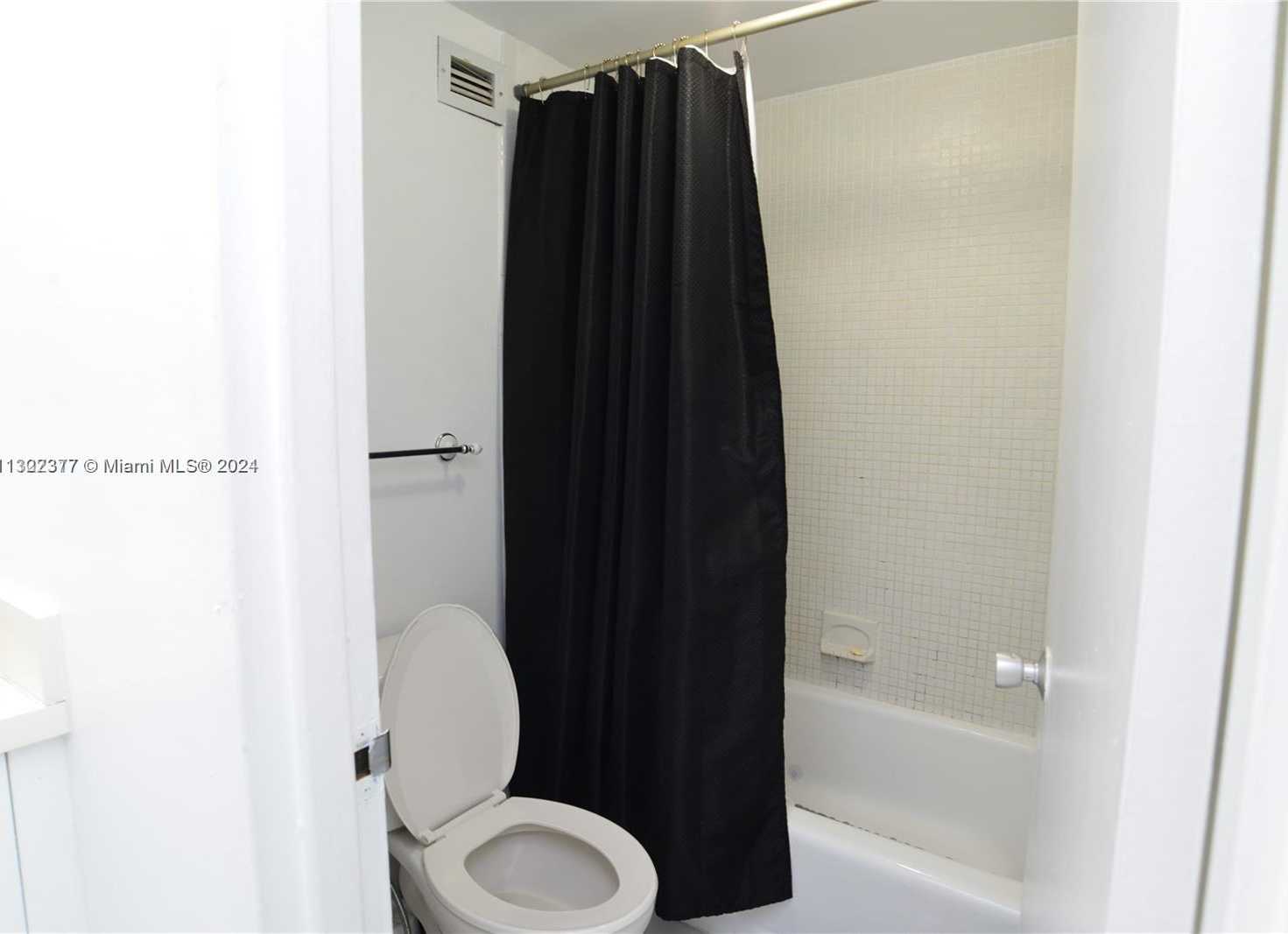 Small Image of 100 LINCOLN RD #1605, Miami Beach Number 9