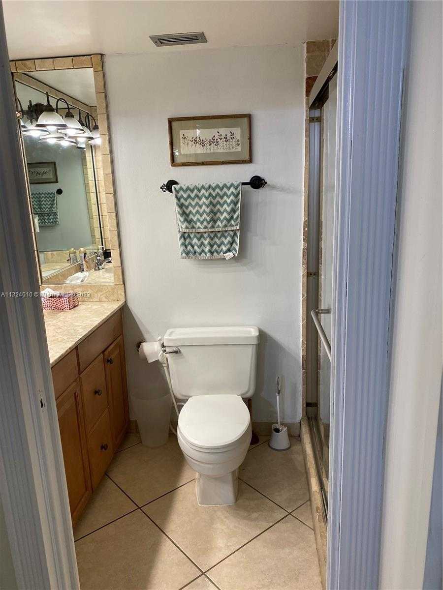 Small Image of 3725 #1521, Hollywood Number 16