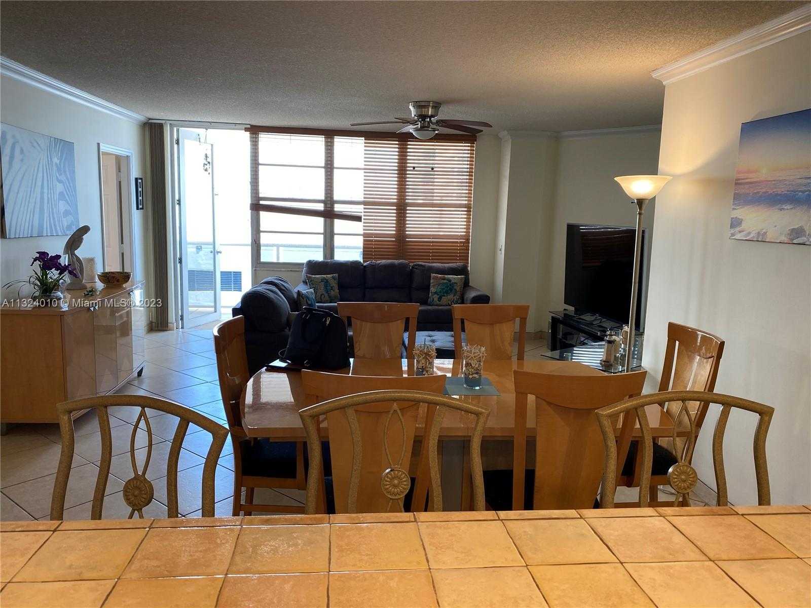 Small Image of 3725 #1521, Hollywood Number 4