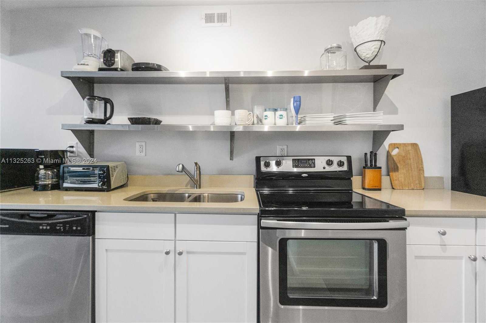 Small Image of 100 LINCOLN RD #320, Miami Beach Number 8