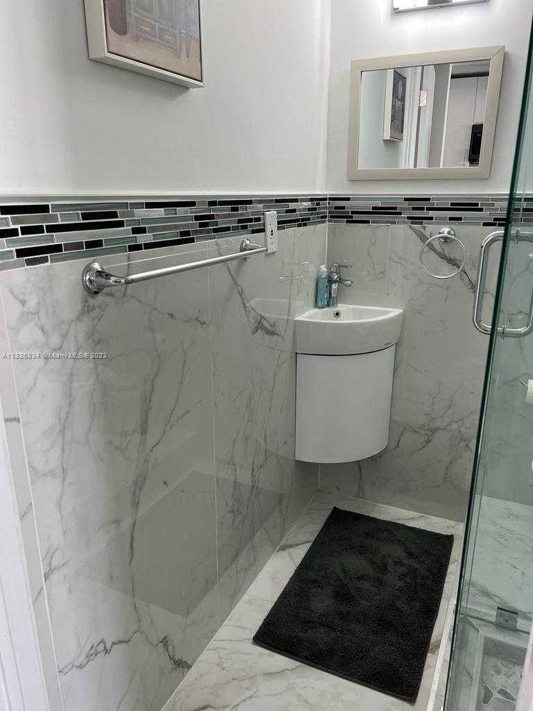 Small Image of 3725 SOUTH OCEAN DR #1503, Hollywood Number 11