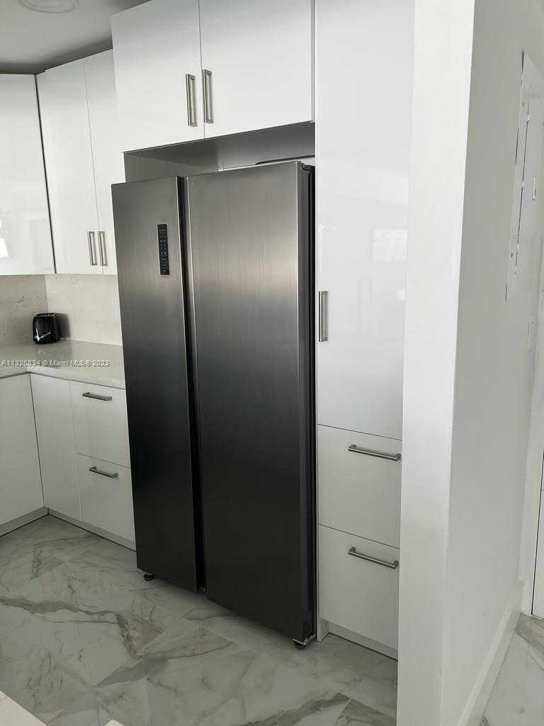 Small Image of 3725 SOUTH OCEAN DR #1503, Hollywood Number 9