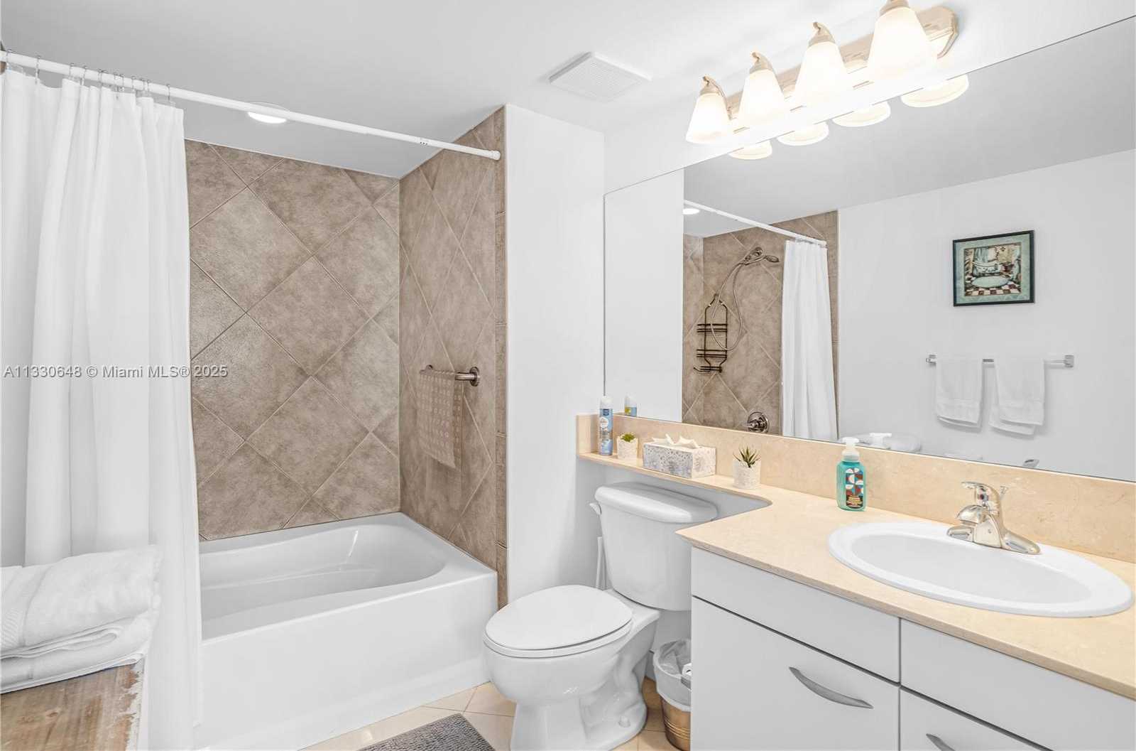 Small Image of 2080 SOUTH OCEAN DR, #1507., Hallandale Beach Number 12
