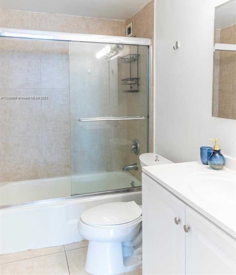 Small Image of 5601 COLLINS AVE #717, Miami Beach Number 10
